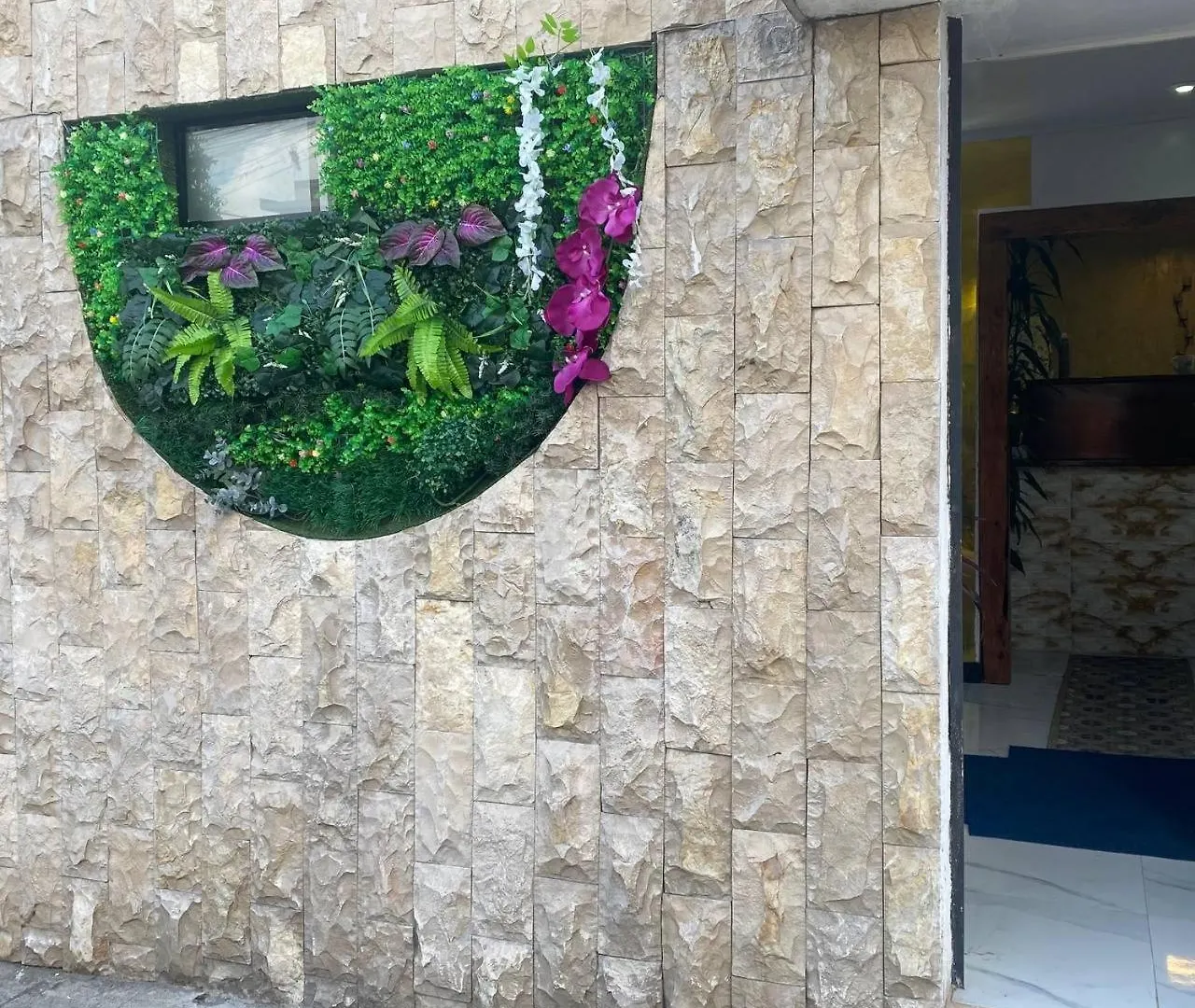 بيت ضيافة Calu L' Petit Hostel كويتو الإكوادور